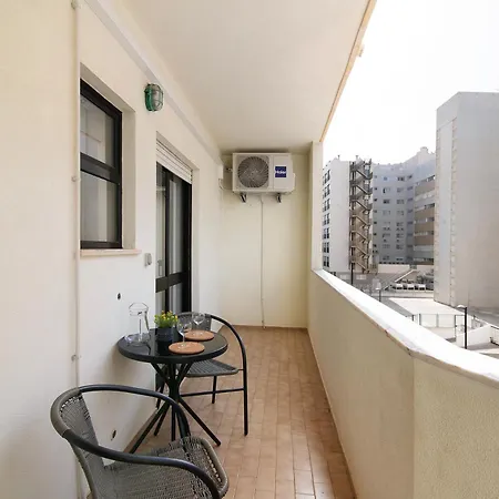 Coastal Comfort - Da Rocha Daire *