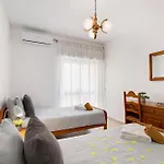 Coastal Comfort - Da Rocha *