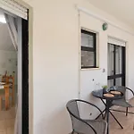 Coastal Comfort - Da Rocha Apartment *